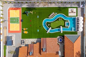 From sunrise to stars, there’s nonstop outdoor fun for guests of all ages—basketball, putt-putt, a lazy river, and more!