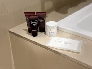 Équipements de salle de bain