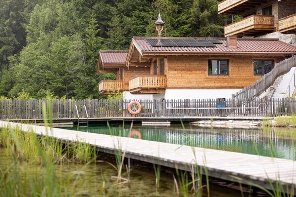 Außenseite Ferienhaus [Sommer]
