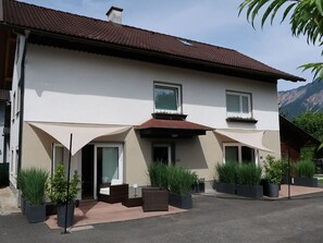 Fact Apartments