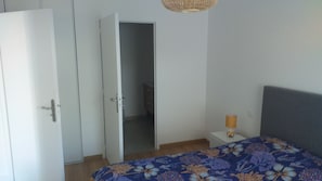 accès salle de bain depuis la chambre