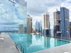 Pool waterfall