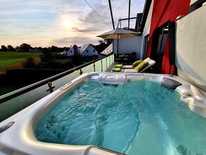 Außen Whirlpool auf dem Balkon