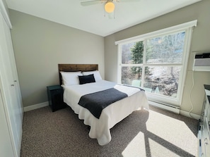 Bedroom #1 - Queen Bed, bright, closet space and Aircon.