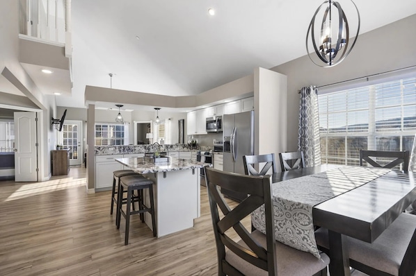 Spacious Open Kitchen with Island – Perfect for Entertaining