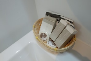 Bathroom amenities