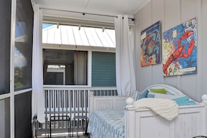 Top Floor Screened Deck