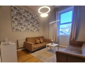 Living Room / Lounge
