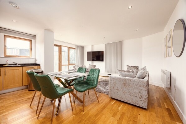 Living Room / Lounge