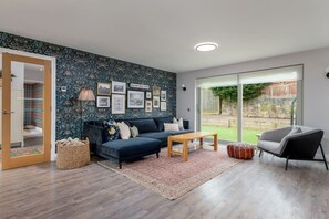 Open Plan Kitchen & Dining Area