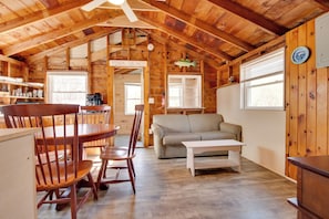 Living Room | Smart TV | Full Sleeper Sofa | Free WiFi