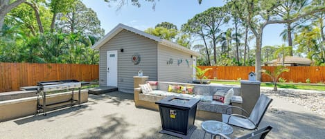 St. Petersburg Vacation Rental | 1BR | 1BA | 310 Sq Ft | 1 Step Required