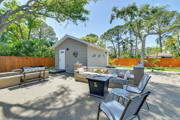 St. Petersburg Vacation Rental | 1BR | 1BA | 310 Sq Ft | 1 Step Required