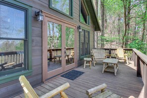 Deck | Outdoor Seating
