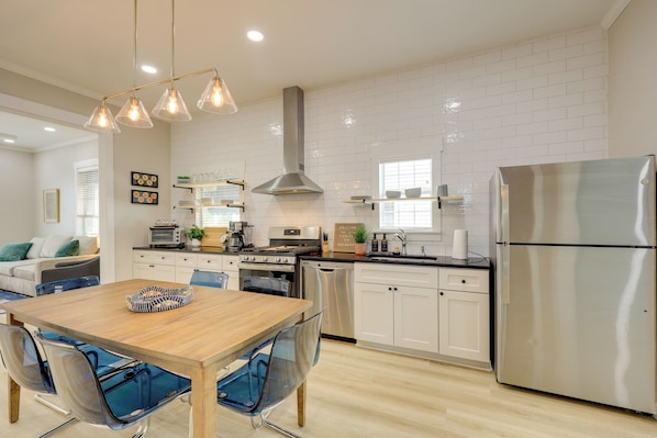 San Antonio Vacation Rental | 2BR | 2BA | 3 Steps Required | 1,200 Sq Ft