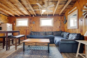 Living Room | Smart TV | Free WiFi