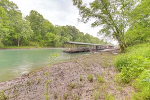 Lobo Landing | Community Boat Dock | Rentable Boat Slip