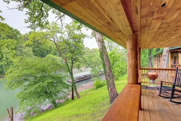 Heber Springs Vacation Rental | 1BR | 1BA | 580 Sq Ft | Stairs Required