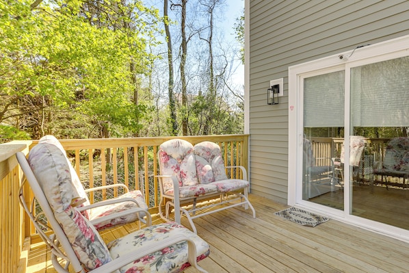Avon Vacation Rental | 4BR | 2BA | 1,800 Sq Ft | Stairs Required