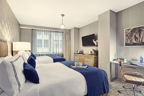 2 Queen size beds