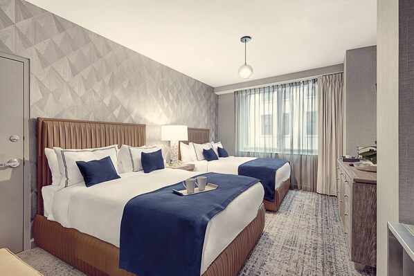 2 Queen size beds
