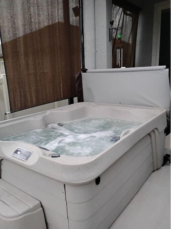 屋外スパ浴槽