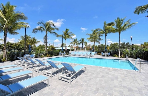 Soak up the Florida sunshine at our gorgeous resort-style pool