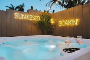Bain à remous extérieur