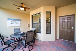Front Lanai w/ Dining Table (Front Entrance)