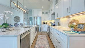 EVERYTHING you need in this beautiful kitchen!
