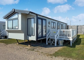 Platinum Caravan (Pet) - Waldegraves Holiday Park, Colchester