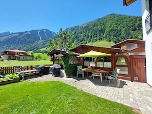 Ciel, Montagne, Propriété, Plante, Bâtiment, La Nature, Lot Terre, Ombre, Fenêtre, Arbre