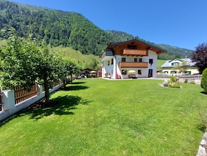 Plante, Ciel, BĂątiment, PropriĂ©tĂ©, Paysage Naturel, Arbre, Montagne, Lot Terre, Maison, FenĂȘtre