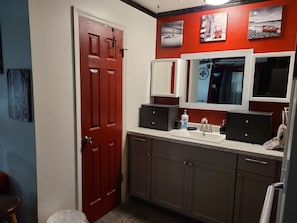 Spacious Bedroom w/King Bed, Alexa Assistant, 60in Smart TV w/Private Bath.