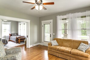 Living Room | Free WiFi | Central A/C & Heat | Smart TV | 1st Floor