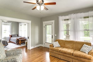 Living Room | Free WiFi | Central A/C & Heat | Smart TV | 1st Floor