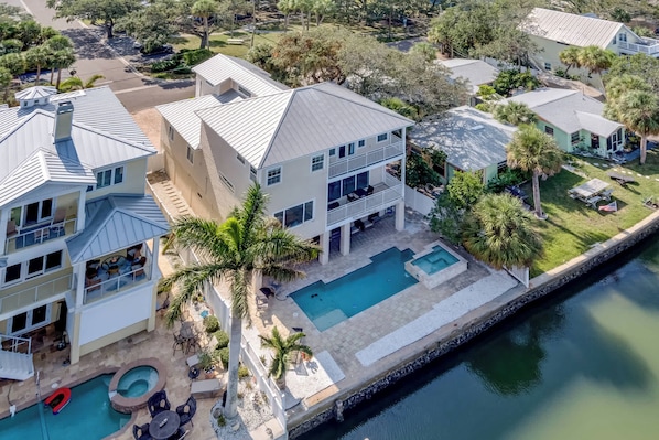 Coastal Living at Its Finest – Waterfront Retreat in Indian Rocks Beach!