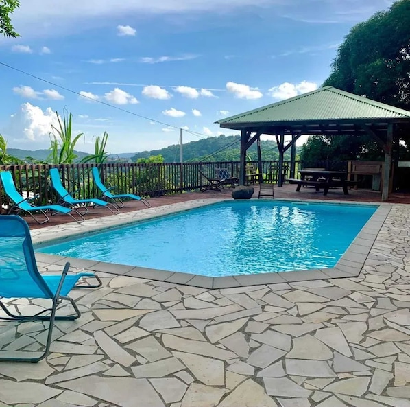 Vue sur piscine