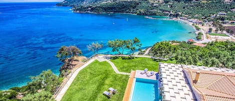 Luxury Villa with Panoramic Views and Heated Pool, 300m to Beach