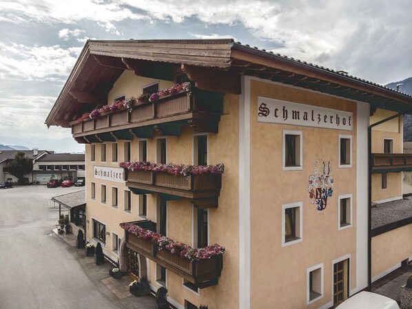 Gasthof Schmalzerhof Kirchmair GmbH