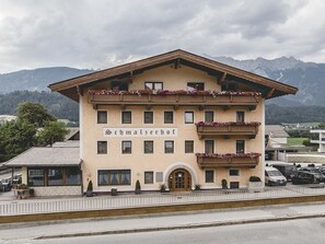 Gasthof Schmalzerhof Kirchmair GmbH
