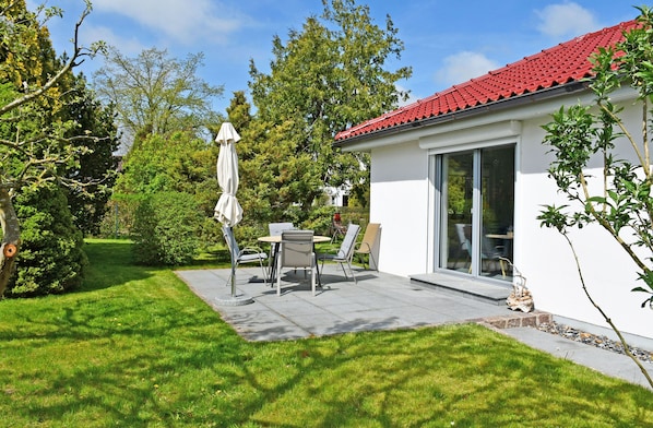 Ferienhaus mit Sauna u. Terrasse im Zentrum von Rügen