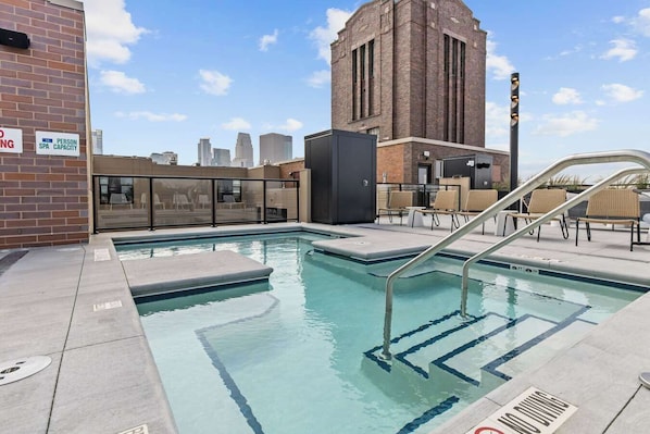 CozySuites NLG w/pool, bowling alley, sauna #25