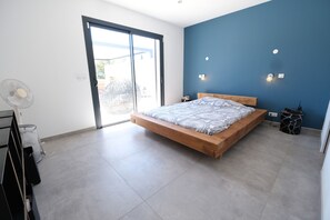 Holiday rental CHÂTEAUNEUF-DE-GADAGNE villa for rent 4 bedrooms