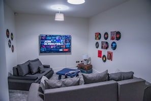 Living Room / Lounge