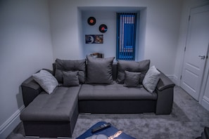 Living Room / Lounge