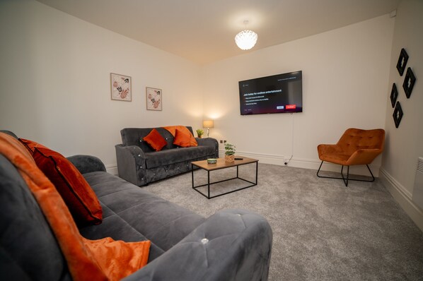 Living Room / Lounge