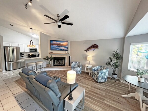 St. Augustine Beach Home Rental LR