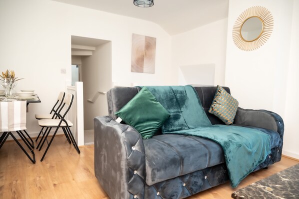 Living Room / Lounge