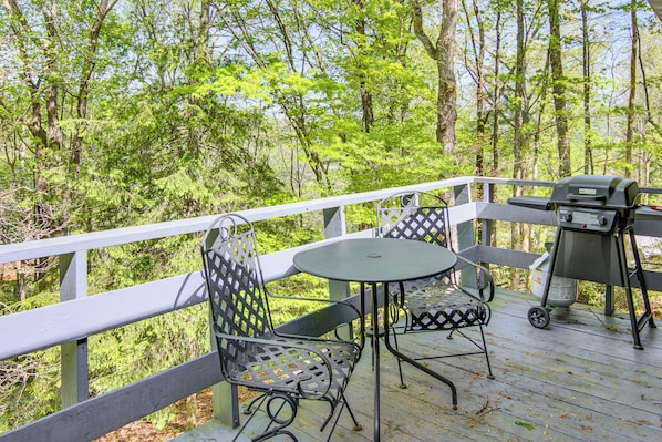 Pisgah Forest Vacation Rental | 3BR | 2.5BA | 1,400 Sq Ft | Stairs to Enter